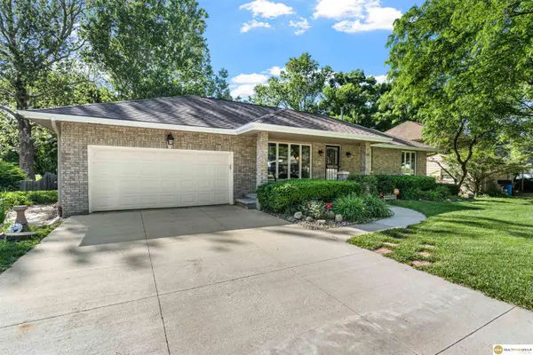 973 Fawn Parkway, Omaha, NE 68154