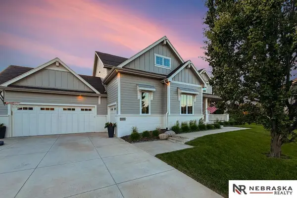 1606 S 221st Circle, Elkhorn, NE 68022