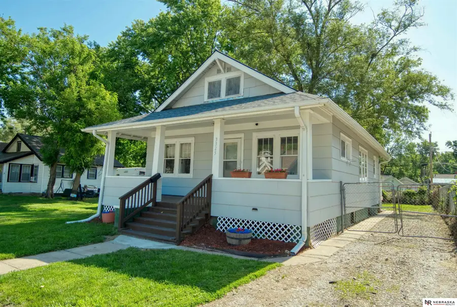 3325 N 41st Street, Omaha, NE 68111 - #3