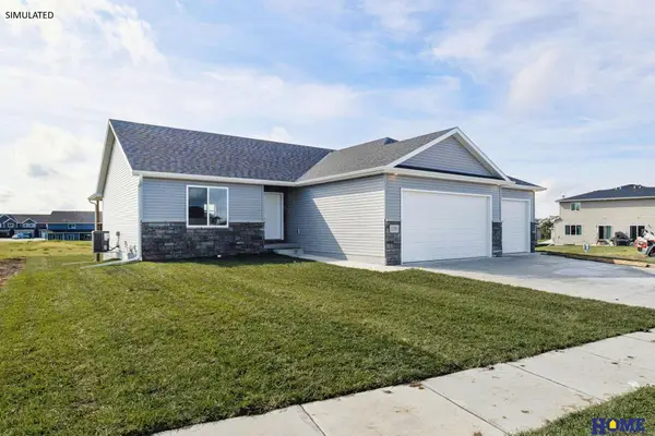 1825 E 9th Street, Hickman, NE 68372