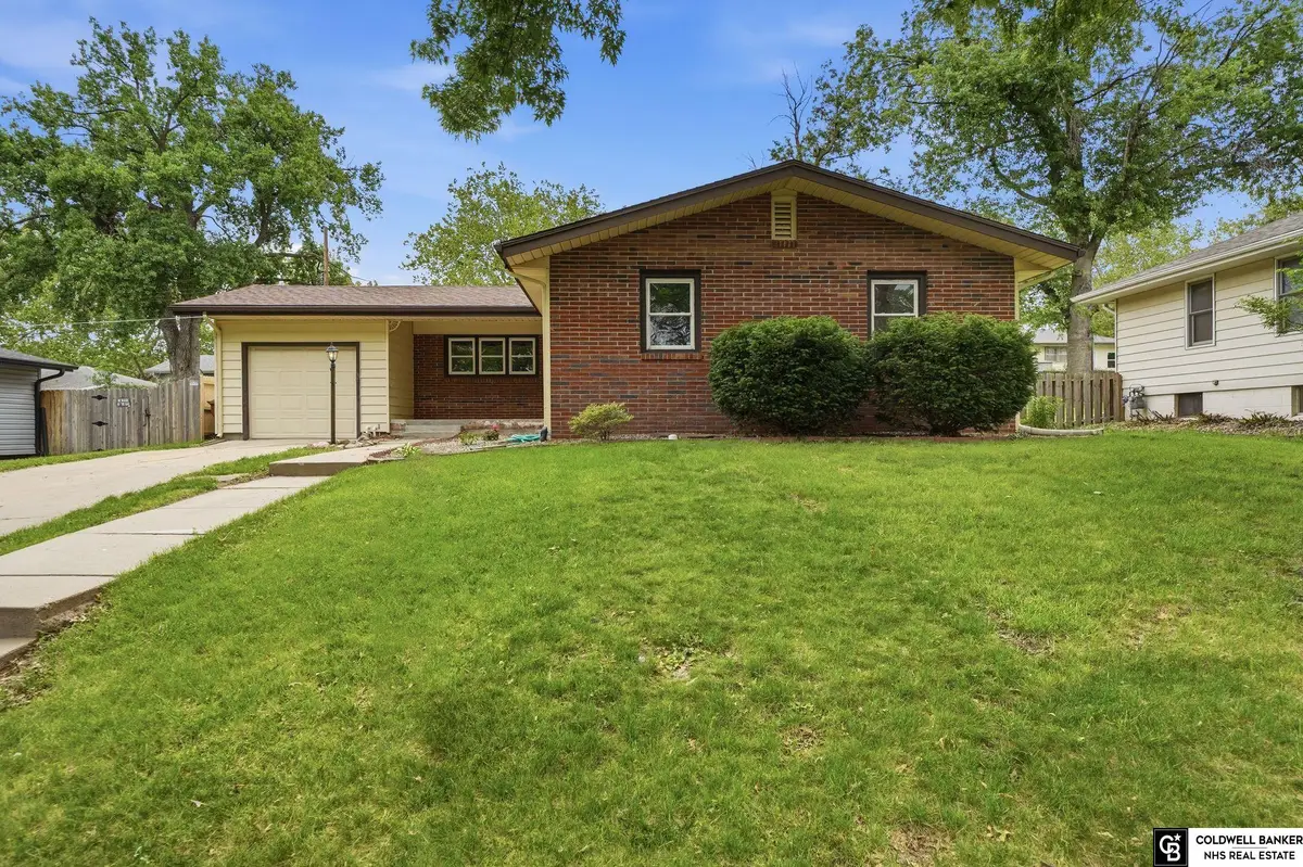 900 Northborough Lane, Lincoln, NE 68505 - #1