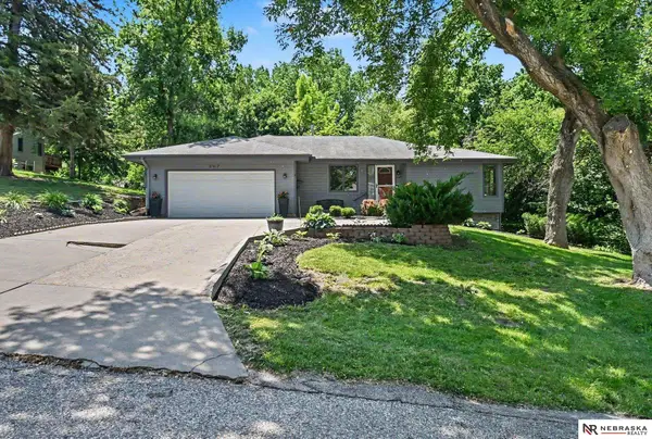 21417 Ridgewood Road, Omaha, NE 68022