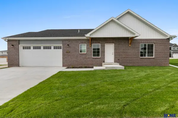 5802 S 94th Street, Lincoln, NE 68526