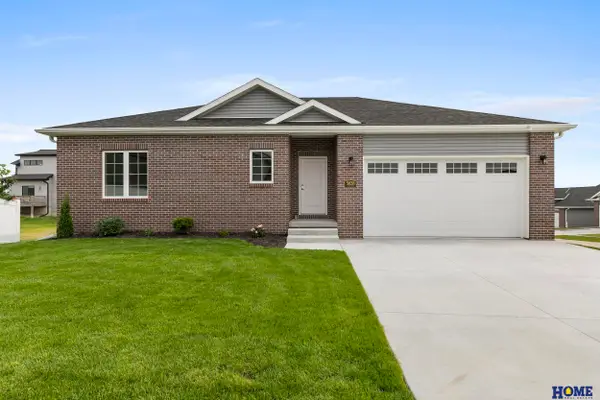 5838 S 94th Street, Lincoln, NE 68526