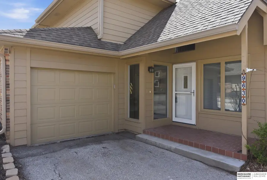 9630 Southby Plaza, Omaha, NE 68124 - #2