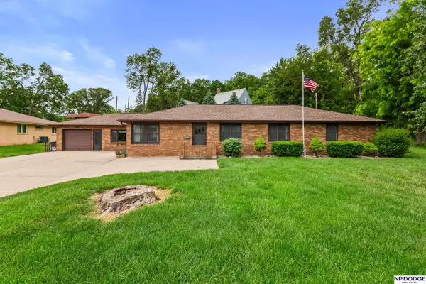2423 Fontanelle Boulevard, Blair, NE 68008