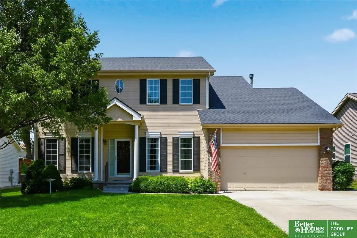 212 Castle Pine Drive, Papillion, NE 68133 - #1