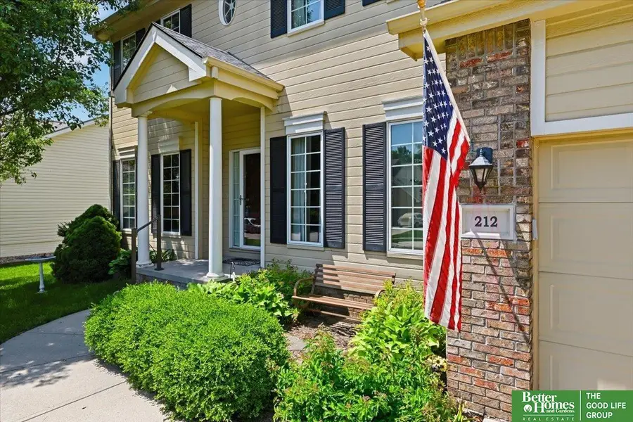 212 Castle Pine Drive, Papillion, NE 68133 - #3