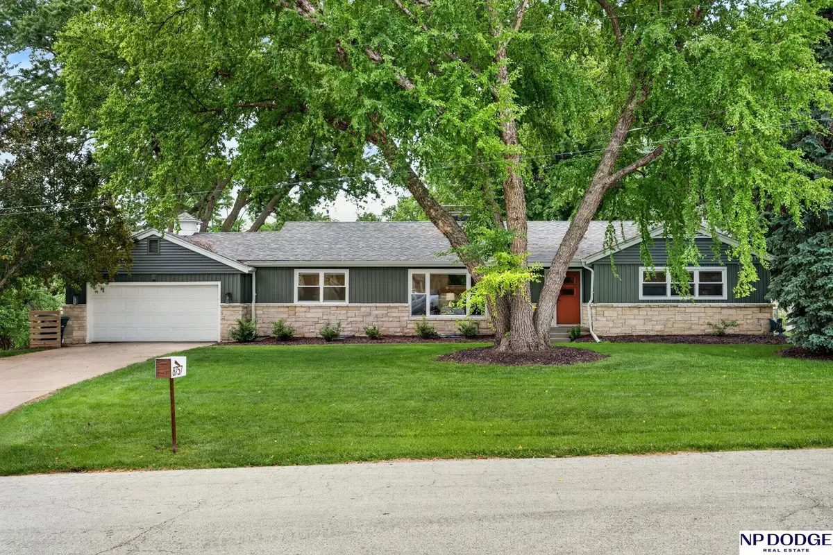8757 Shamrock Road, Omaha, NE 68114 - #1