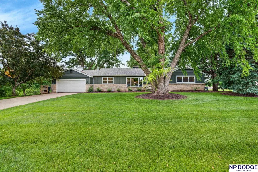 8757 Shamrock Road, Omaha, NE 68114 - #2