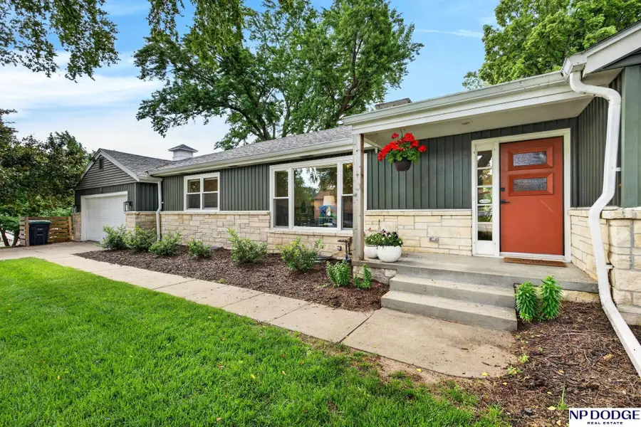 8757 Shamrock Road, Omaha, NE 68114 - #3