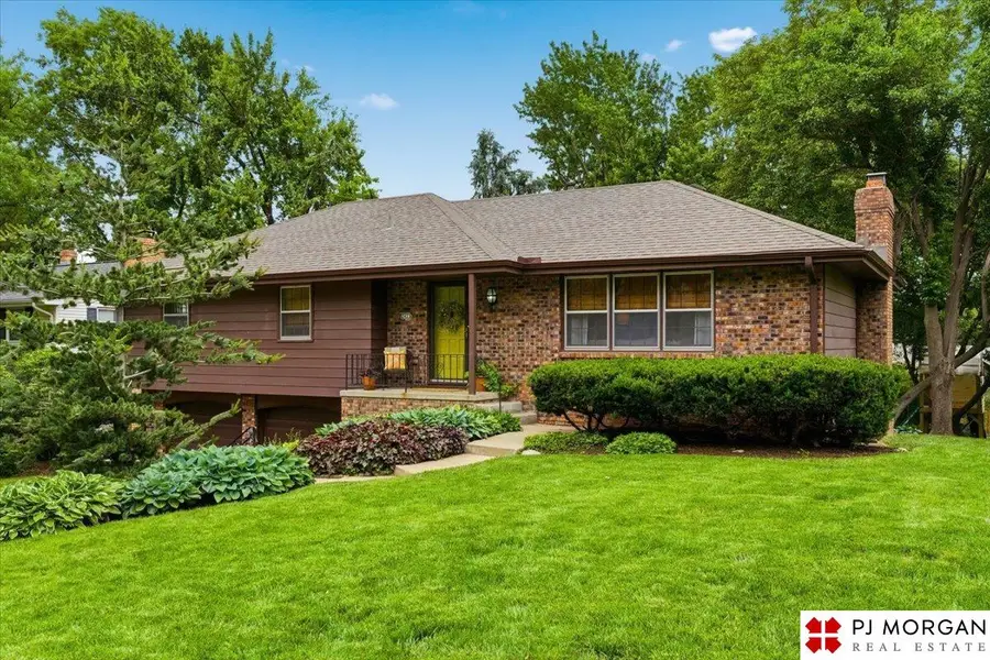 2423 N 100 Street, Omaha, NE 68134 - #2
