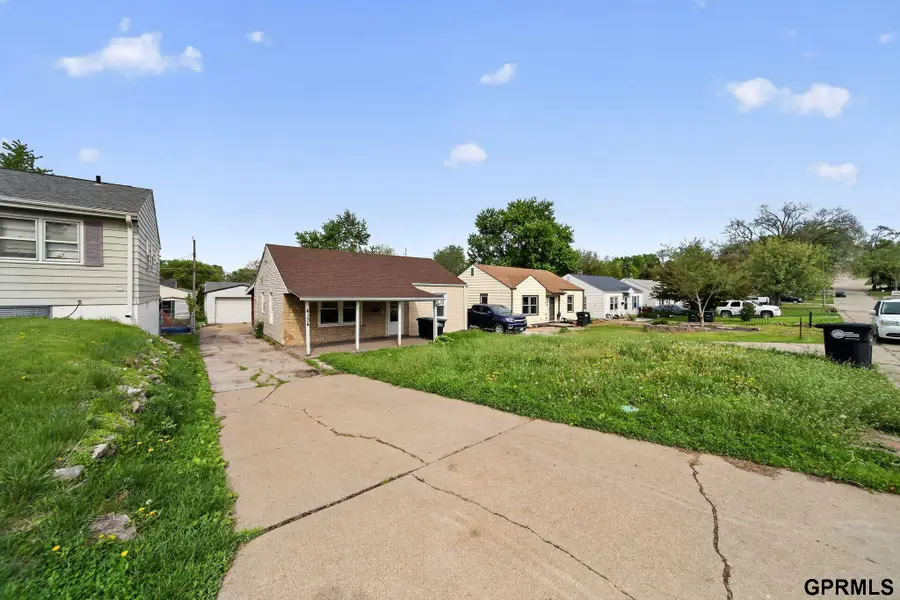 4134 N 62nd Street, Omaha, NE 68104 - #2