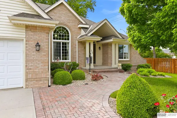 300 S Fillmore Street, Papillion, NE 68046