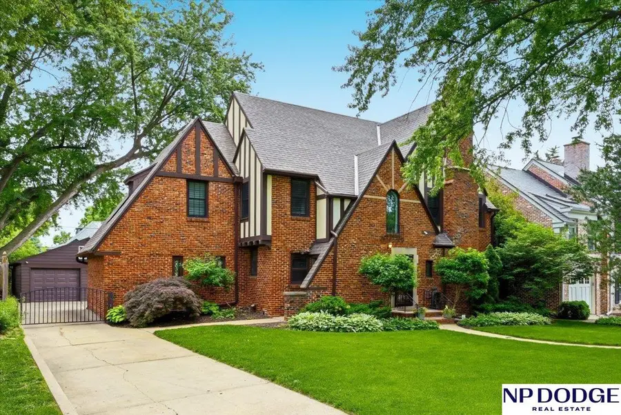 673 N 57 Street, Omaha, NE 68132 - #2