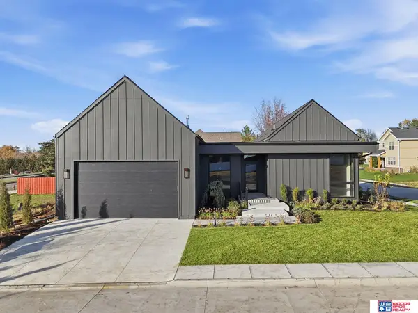 8440 Birkett Place, Lincoln, NE 68516