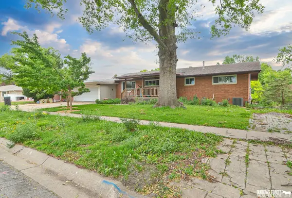 6224 Walker Avenue, Lincoln, NE 68507