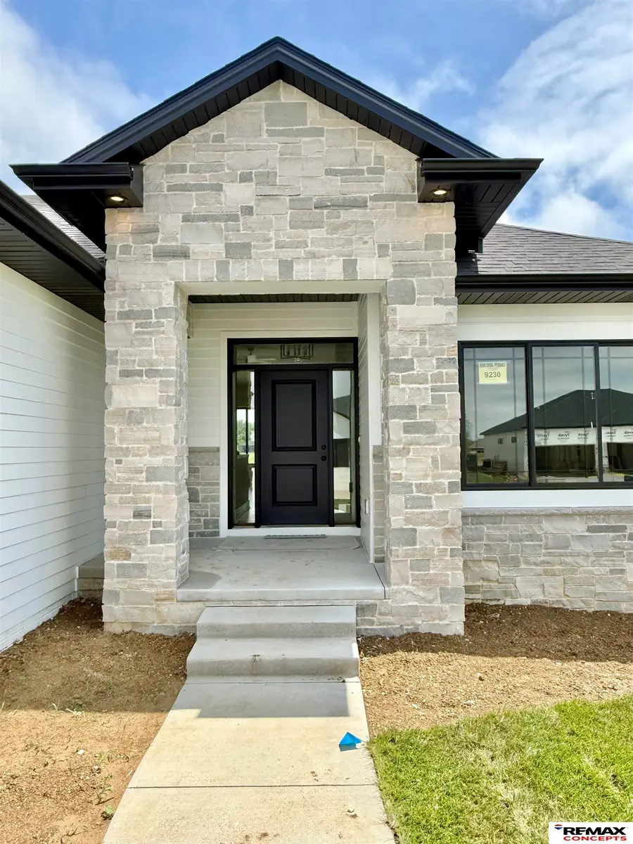 9230 Castle Pine Drive, Lincoln, NE 68516 - #2