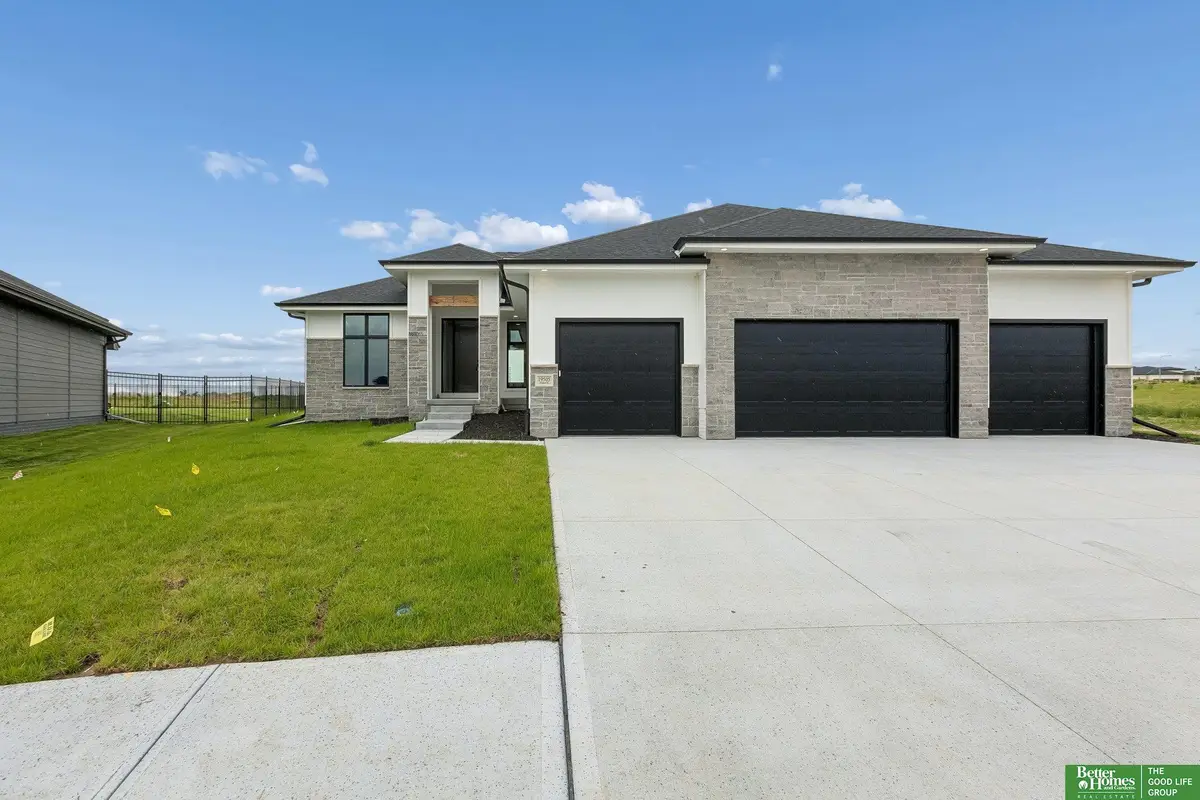 19505 Allied Street, Elkhorn, NE 68022 - #1