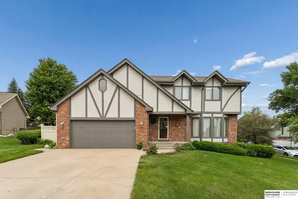 603 Dearborn Circle, Papillion, NE 68046