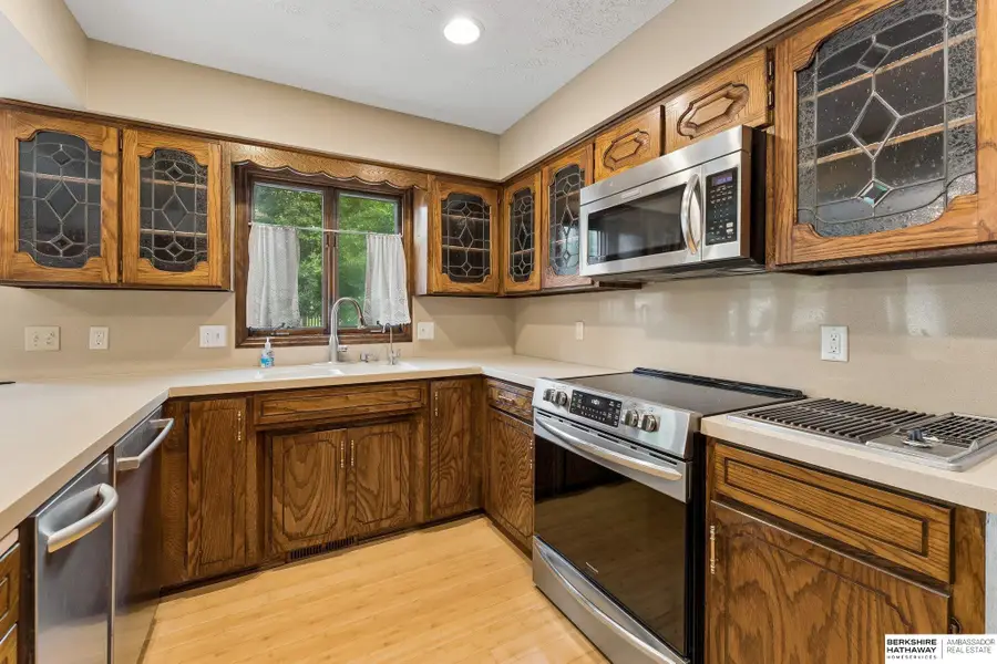 603 Dearborn Circle, Papillion, NE 68046 - #2