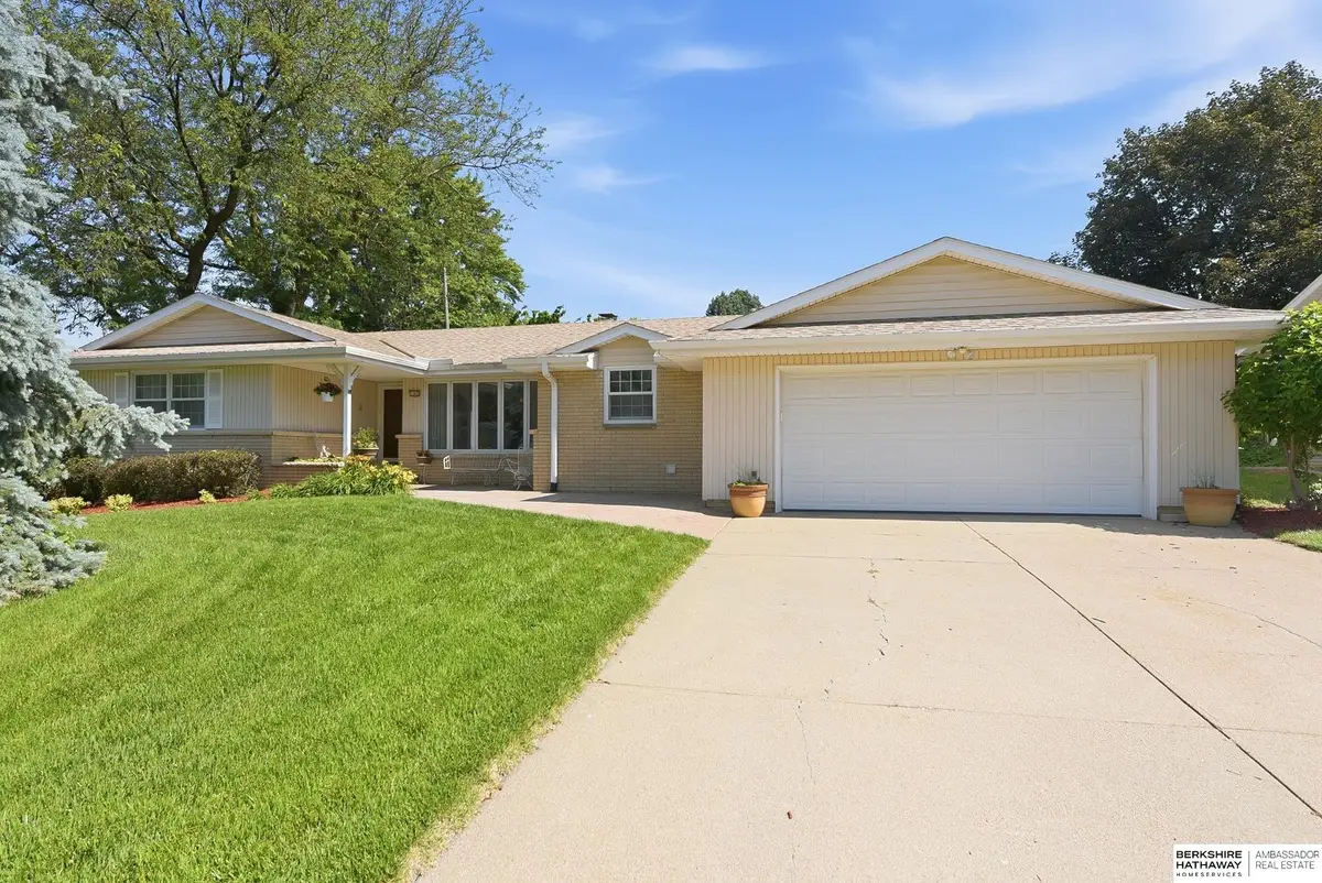 11032 Hilltop Avenue, Omaha, NE 68164 - #1