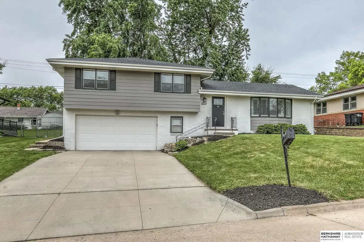 3606 S 51 Avenue, Omaha, NE 68106 - #1