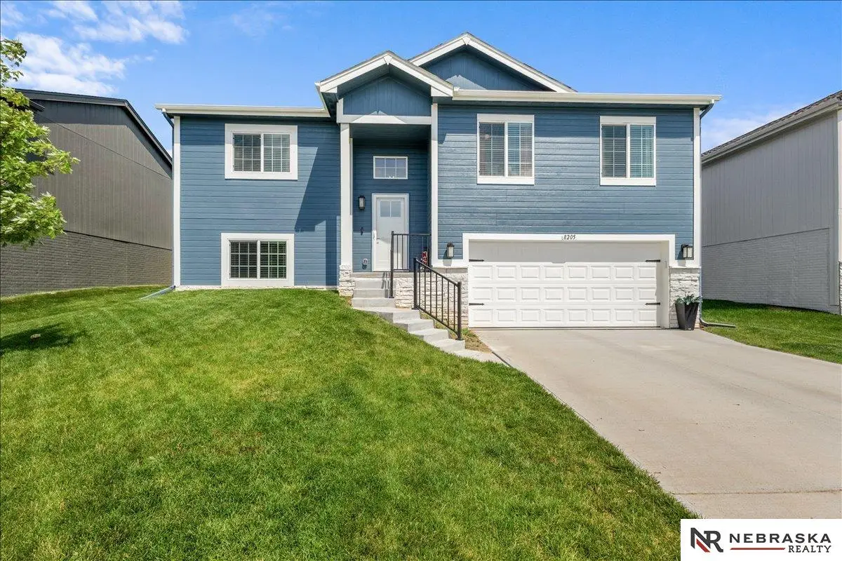 8205 N 174th Avenue, Bennington, NE 68007 - #1