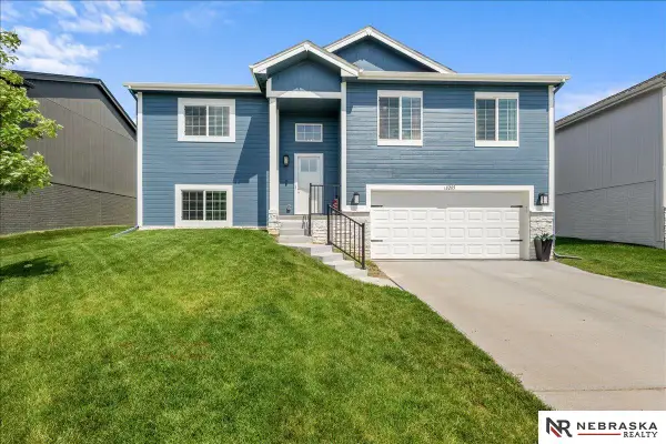 8205 N 174th Avenue, Bennington, NE 68007