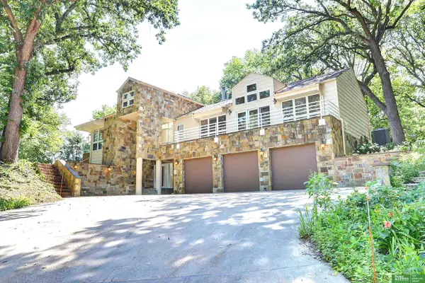 6018 Country Club Oaks Plaza, Omaha, NE 68152