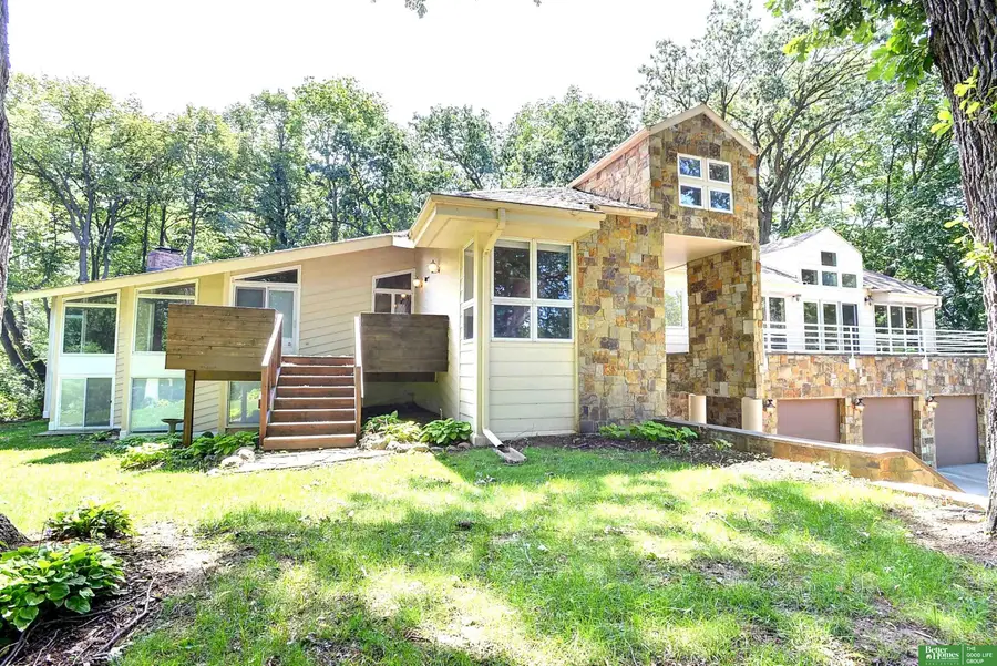 6018 Country Club Oaks Plaza, Omaha, NE 68152 - #2