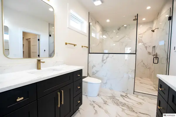 8700 Honeybee Lane, Lincoln, NE 68526