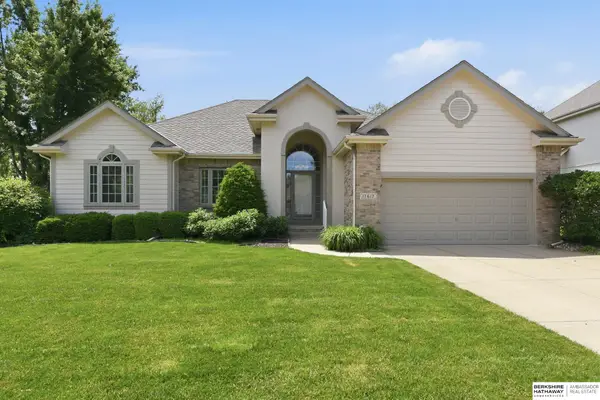17617 Leavenworth Street, Omaha, NE 68118