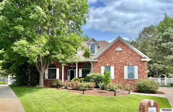 6110 Woodstock Circle, Lincoln, NE 68512