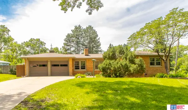 4611 Bryson Street, Lincoln, NE 68510