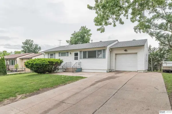 7602 S 35th Street, Bellevue, NE 68147