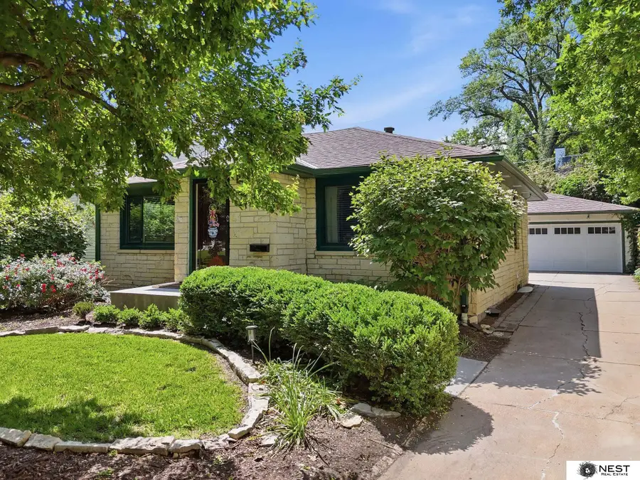 2639 Woodsdale Drive, Lincoln, NE 68502 - #3