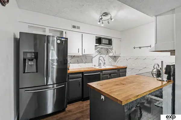 12025 Pierce Plaza #324, Omaha, NE 68144