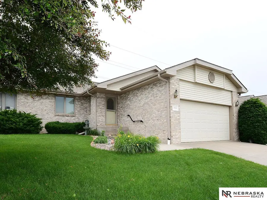 7825 Stonewall Court, Lincoln, NE 68506 - #2