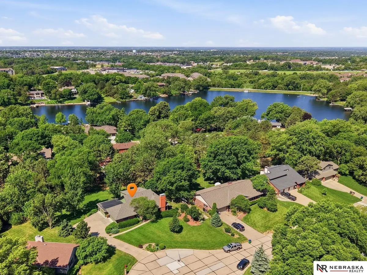 6611 Perry Circle, Lincoln, NE 68516 - #1