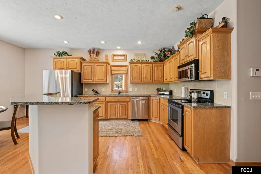 118 Castle Pine Drive, Papillion, NE 68133 - #3