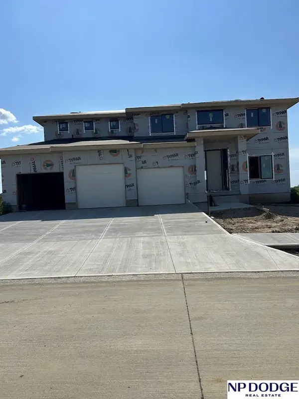 5916 N 197 Street, Elkhorn, NE 68022