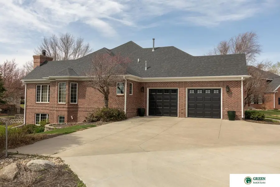 1606 Colonial Drive, York, NE 68467 - #2
