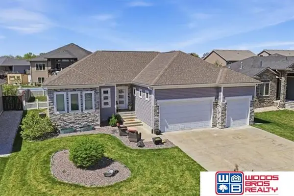 1121 N 97th Street, Lincoln, NE 68505