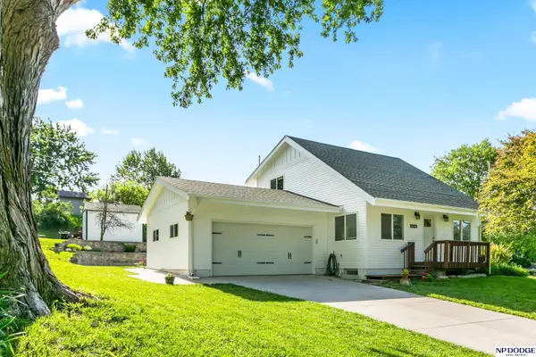 4692 Crestview Drive, Blair, NE 68008