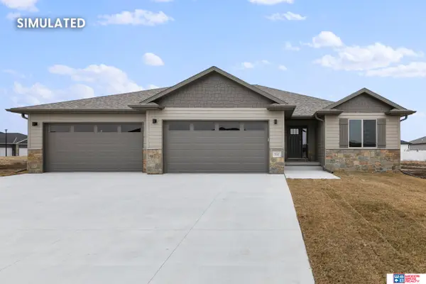 9218 Green Valley Lane, Lincoln, NE 68516