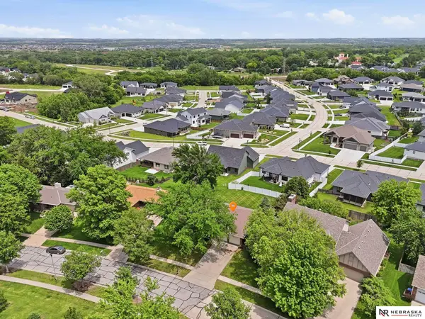 1120 Smoky Hill Road, Lincoln, NE 68520