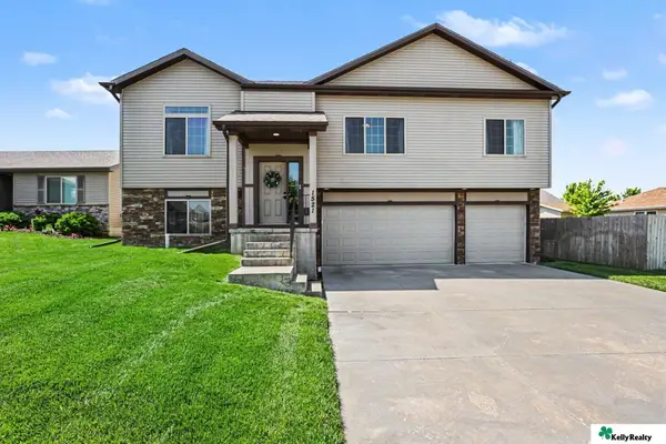 1521 W Silverado Drive, Lincoln, NE 68521