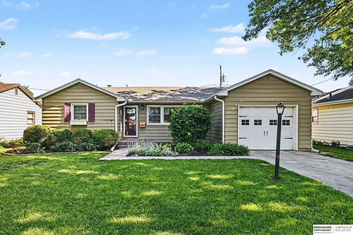 6102 Oak Street, Omaha, NE 68106 - #1