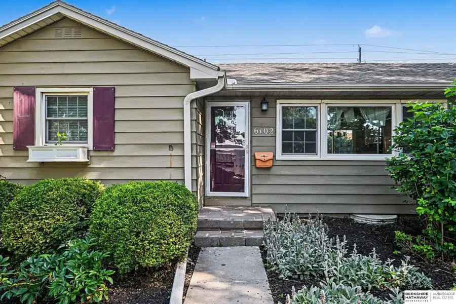 6102 Oak Street, Omaha, NE 68106 - #3